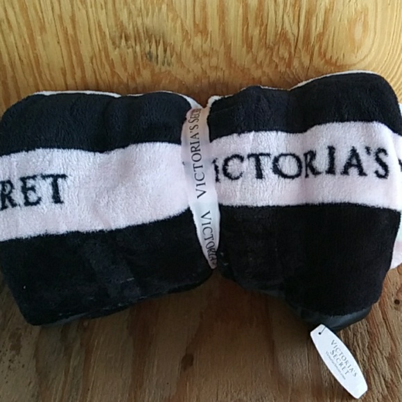 Victoria's Secret Other - ⭐Victoria Secret's throw Victoria's Secret Other - ⭐Victoria Secret's throw